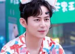 独家爆料：范冰冰李晨甜蜜庆生 陈羽凡回应白百何风波