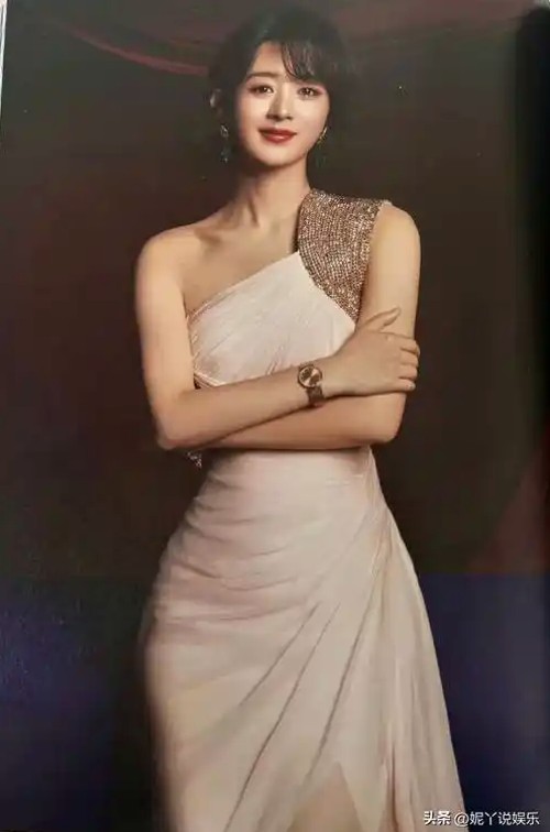 51爆料网揭秘李易峰新剧造型与圈内生日盛况