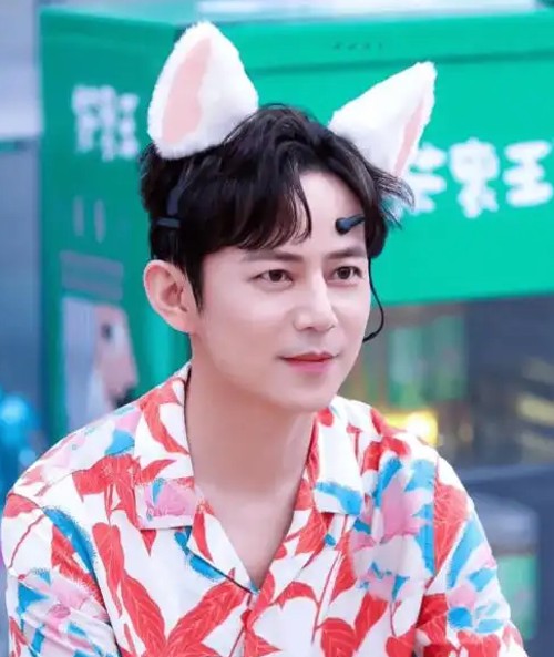 独家爆料:范冰冰李晨甜蜜庆生 陈羽凡回应白百何风波