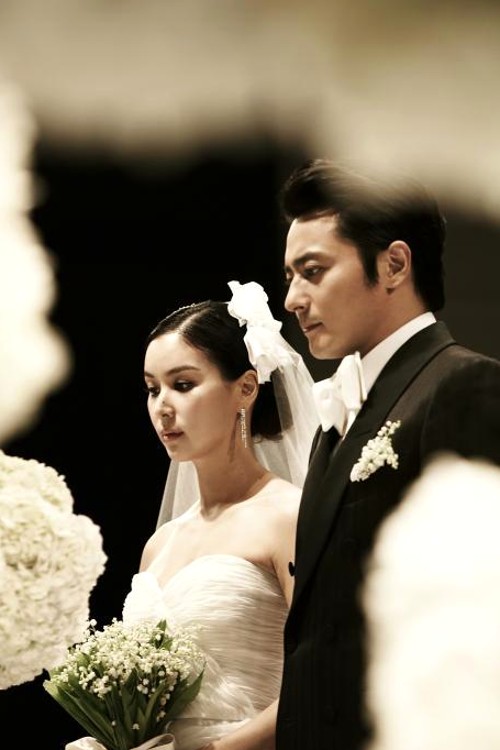 51爆料网揭秘:国产小姐姐与老熟女视频魅力解析