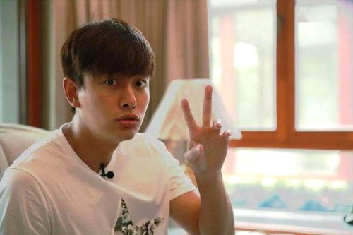 薛之谦病愈复出献唱,娱乐圈“瓜王”现象引发理性思考