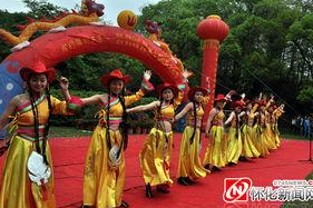 揭秘娱乐圈“吃瓜酱”背后的故事：热情、挑战与成长