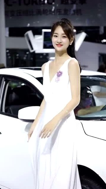 娱乐吃瓜现象背后的多维观察：从校园趣事到网络红人再到现场真相